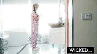 NASTY - Breasty Sexy Doctor Lea Lexis Chick Deepthroats & Rides Ramrod