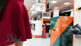 flash in public, next store