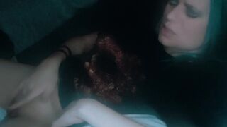 Obscene-Talking Floozy Likes Rubbing Snatch