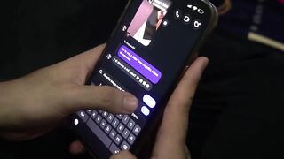 la novia de mi'migo no deja de mandarme mensajes