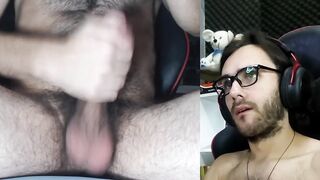 Large load from a homo Argentine man. Homemade amateur, hirsute.