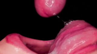 THIS BABE LIKES SUCKING AND LICKING KNOB UNTIL IT EXPLODES WITH A SPRAY OF CUM - LIPS AND TONGUE ON THE HEAD - CLOSE-UP CUM IN THROAT WITH A BIGGEST ORAL SEX