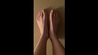 Large Bushy Feet
