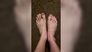 Large Bushy Feet