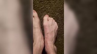 Large Bushy Feet