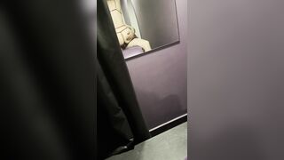 Putita se la come toda y se monta