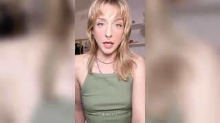 DOMINANT-BITCH WIINIEROX READS A VIRGINS CONFESSION STORIES AND REACTS TO 'EM
