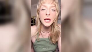 DOMINANT-BITCH WIINIEROX READS A VIRGINS CONFESSION STORIES AND REACTS TO 'EM