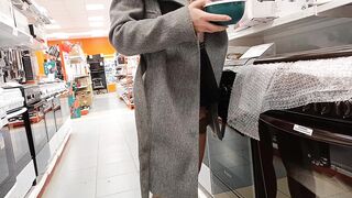 flash in public store 2025