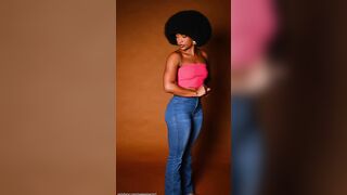 SUPERLATIVELY GOOD ONLYFANS COMPILATION!! (Curvy Gym Chick Shows Off FULL BUSH!!) - Saleemarrm1