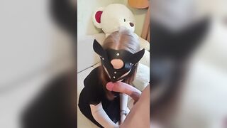 Молодая жена отсосала другу пока мужа нет дома и разрешила кончить на ножки