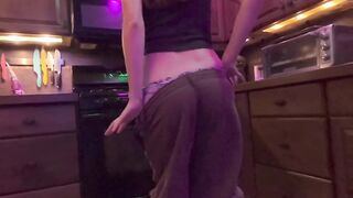 #263 Cute Hotty Dancing in Her Pants and Riding Her Boyfriend