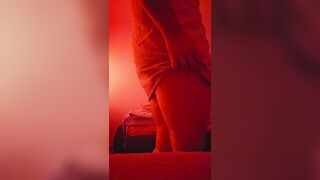 Butt Showing Dance