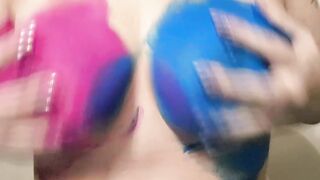 Rubbing body paint on my tits for u.