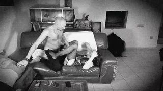 Séance photo qui dérape, caméra vidéo, je baise cette salope par tous les trous !