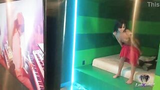 Famosinha do Tik Tok dá Buceta no pelo e plug no cú pro cacetão preto do kobra