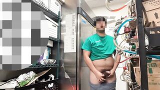 RIsky Jerk off at Work during Break