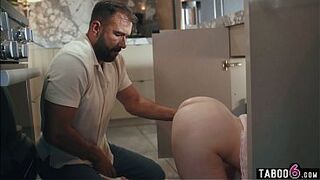 Sis-in-law stuck gets screwed from behind doggy position by brother-in-law