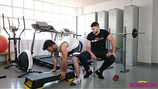 Personal tutor eats his client