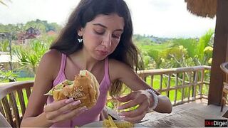 Cutie Asks Waiter to Cover Her Face with Cum in Public Cafe to Eat Burger