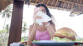 Cutie Asks Waiter to Cover Her Face with Cum in Public Cafe to Eat Burger