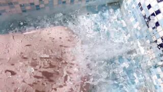 Masturbating pool water ? جق زدن دختر ایرانی