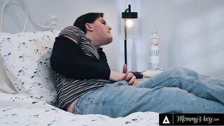 Hawt mother I'd like to fuck Gives Injured Stepson Titty Bang Relief