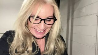 Risky hotel stairwell oral-job and facial, public cumwalk