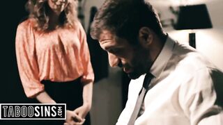 Sexy Golden-haired Secretary Bangs Her Boss on Her 1st Day at Work