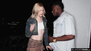 BLACKEDRAW Taut Golden-haired Gracey Snow’s 1st Time Going Raw And This babe Likes Each Second