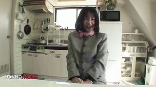 Aged Kiyoe Majima Pleasures Her Hirsute Twat with a Sex toy