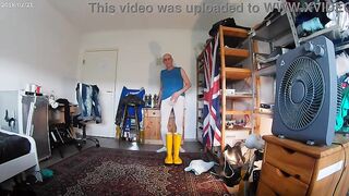 Outstanding urinate
