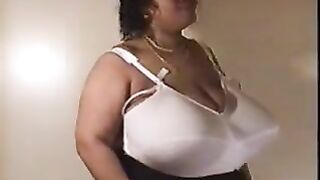 ssbbw Strip Poker