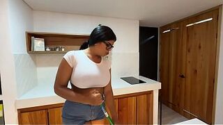 The cleaning lady with a ideal butt gets drilled out of a fuck-rubber by a stranger