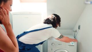 Sexy mother i'd like to fuck called a plumber and certainly knows how to thank him