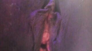 EBONY PLUMP BLACK FINGERING HERSELF