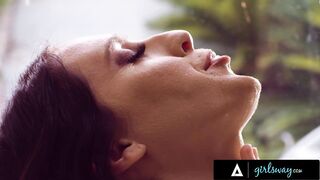 GIRLSWAY - Hottie Aiden Ashley Teaches Obsessed Cadence Lux The Art Of Self Squirting & Swallowing
