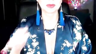 A Nifty Cam Floozy Aimee, Her Large Natural Melons, Her Butthole Widening and Her Worldly Views on Life ))