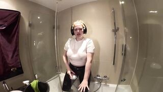 Raphaela's Cleaning Fetish - Part 1