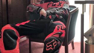 Jerk-Off In MX-Gear At Hotel In Berlin [ Free OnlyFans ]