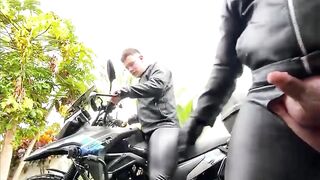 Banging on the bike with massive creampie, in a sexy outdoors