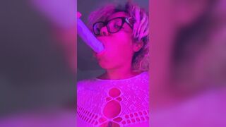Zolafoxxx licks FEET