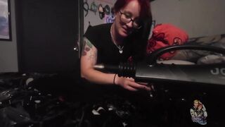 Unboxing our fresh SEX MACHINE from Joynes!