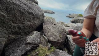 Discovered that Large Booty Gal on a hiking Trail and drilled her in a Public Cave!