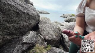 Discovered that Large Booty Gal on a hiking Trail and drilled her in a Public Cave!