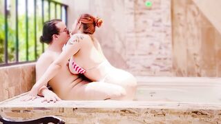 lucio d rizzo enjoys deepthroat in the bubbling water
