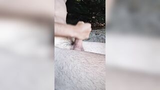 Batendo punheta gostosa no rio