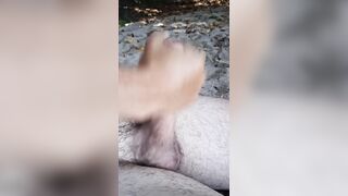 Batendo punheta gostosa no rio