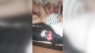 Hijastra latin chick de eighteen años con grandes tetas y padrastro cachondo.