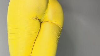 ⭐️ PAWG Plugged Twerkin' & Peeing in Yellow Yoga Panties ⭐️